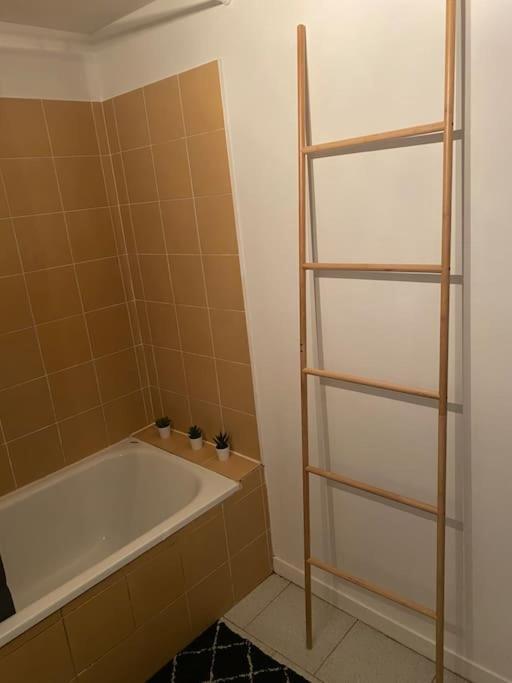 Loft/Jardin Et Parking : Le Petit Clos Bourdet Honfleur Buitenkant foto